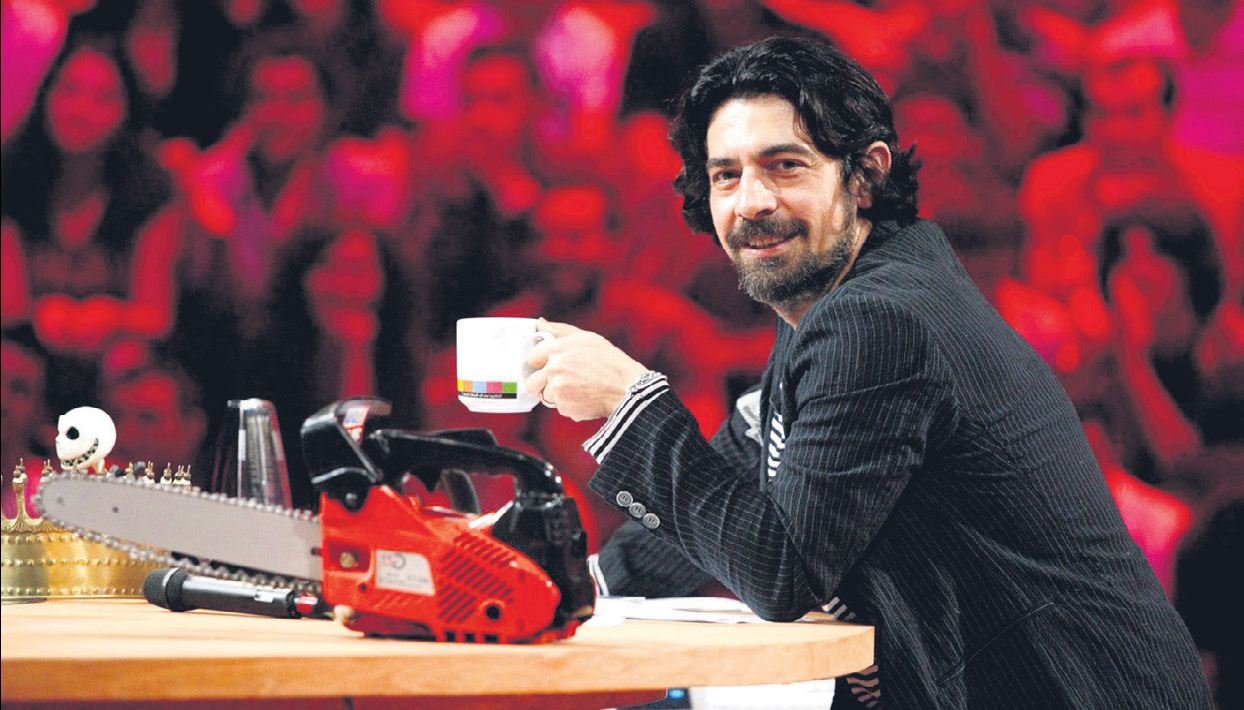 Okan Bayülgen