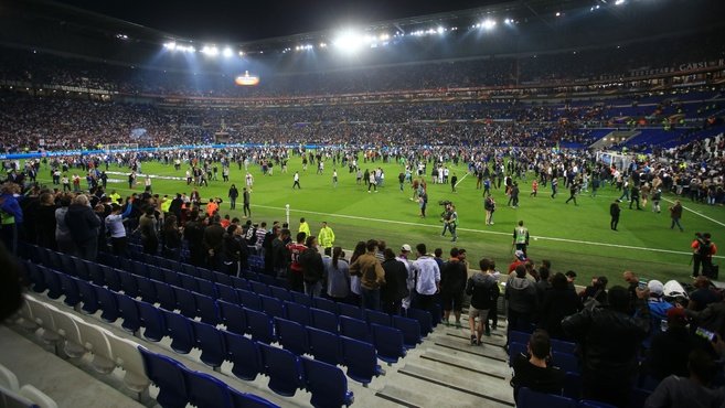 Olaylı Lyon-Beşiktaş maçının faturası: 7 yaralı, 12 gözaltı!