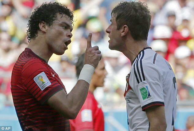 Pepe’den insanlık dışı fauller!