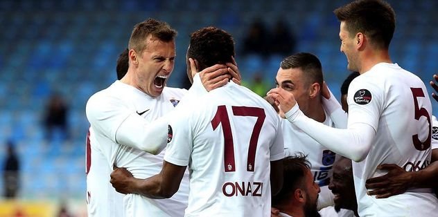 Trabzonspor evinde kaleye duvar ördü