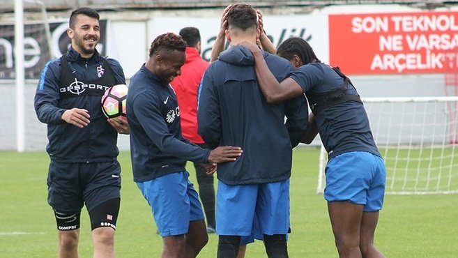 Trabzonspor’da neşeli antrenman