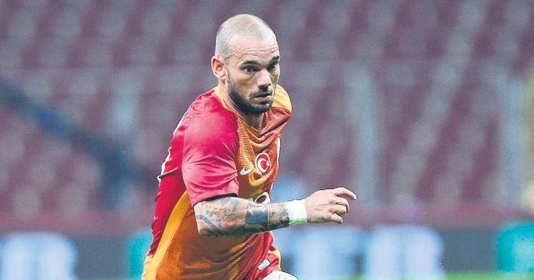 YILLIK ÜCRETİ 4.5 MİLYON EURO