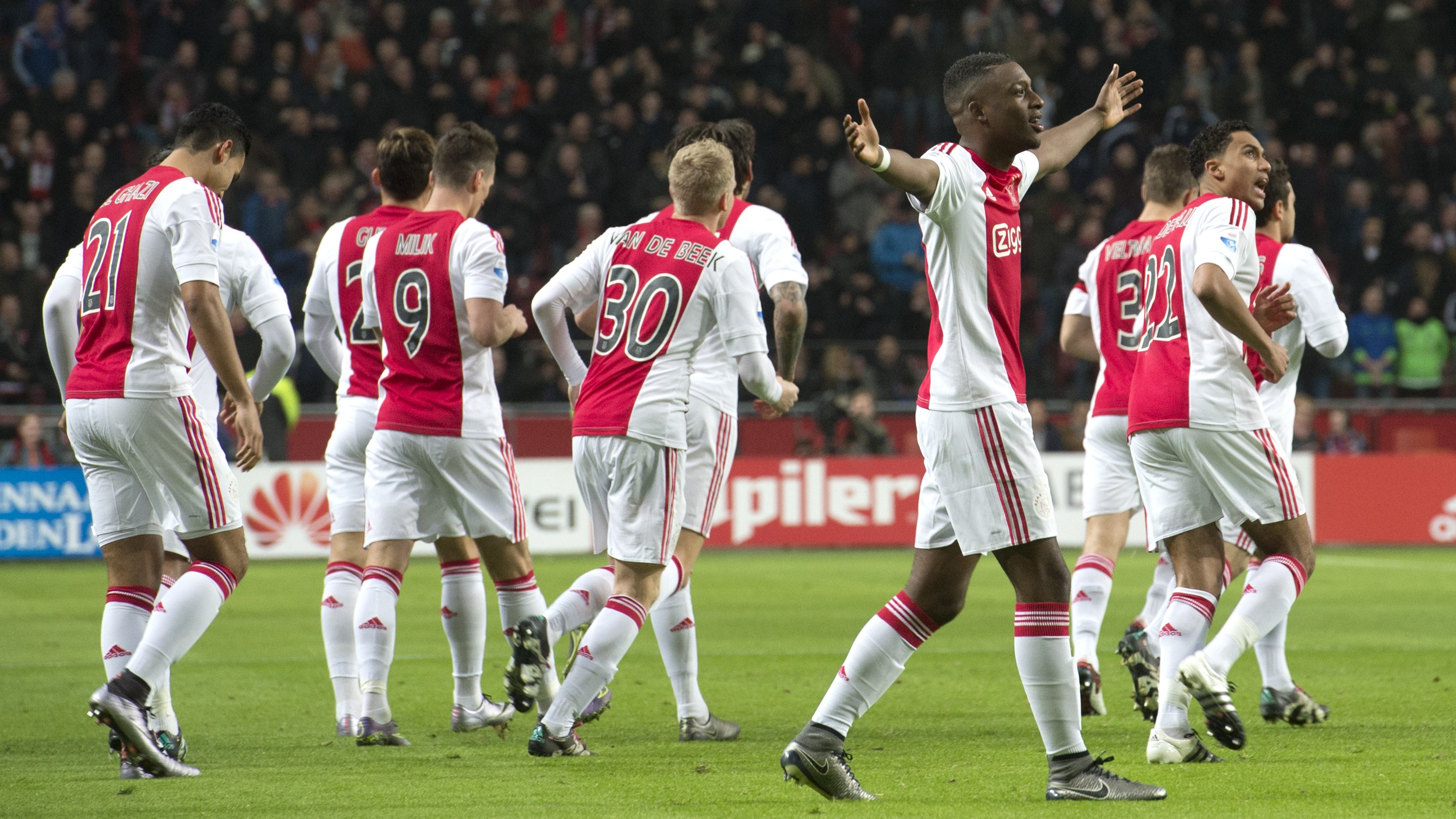 11- AJAX 24.883