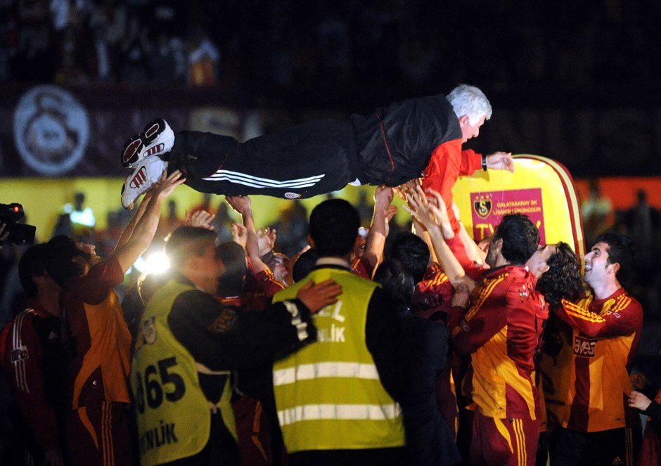 2007 - 2008 Şampiyon Galatasaray - Teknik Direktör Cevat Güler