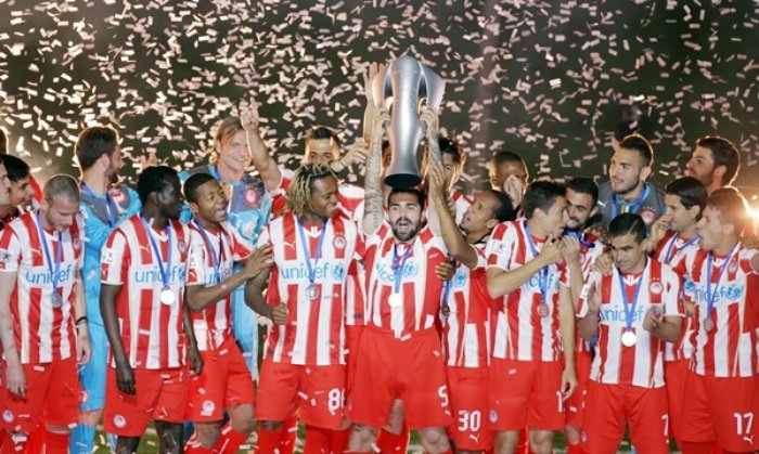 3- Olympiakos 44
