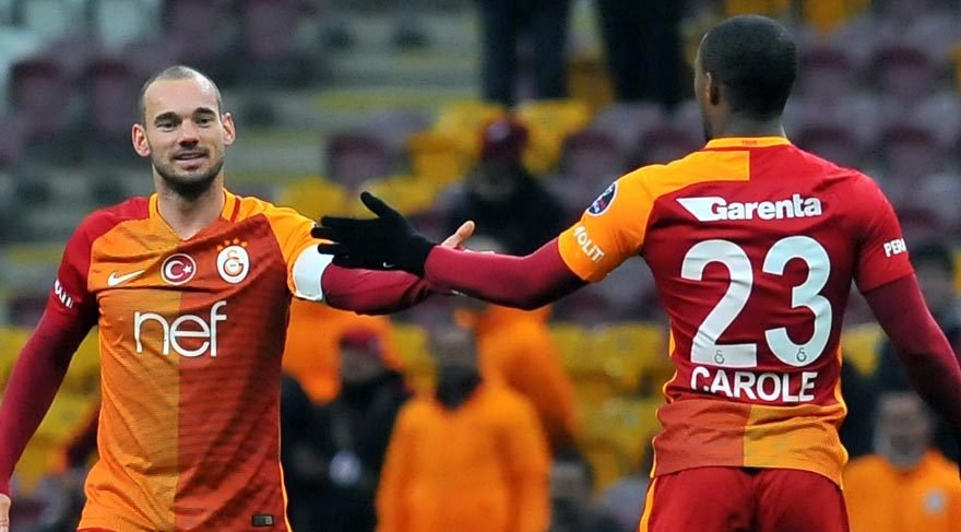 8 - Wesley Sneijder - 13 Asist (Galatasaray)
