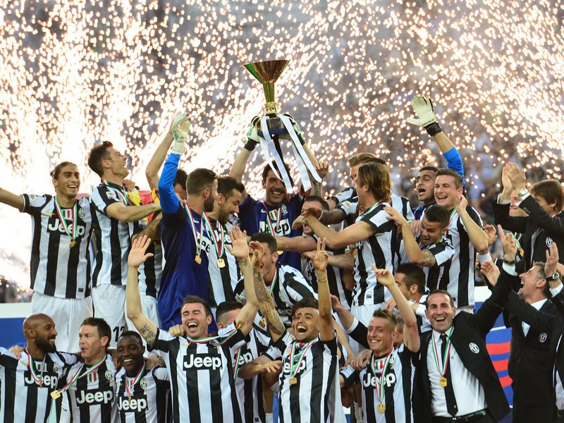 8- Juventus 33
