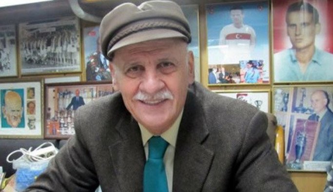 9-Ahmet Suat Özyazıcı 392 Maç