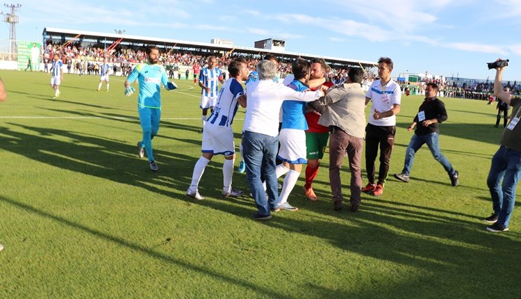 ' Amed Sportif - Erzurumspor maçında olaylar çıktı