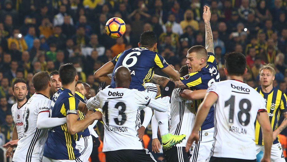  Beşiktaş ve Fenerbahçe'nin gözdesi servet istedi