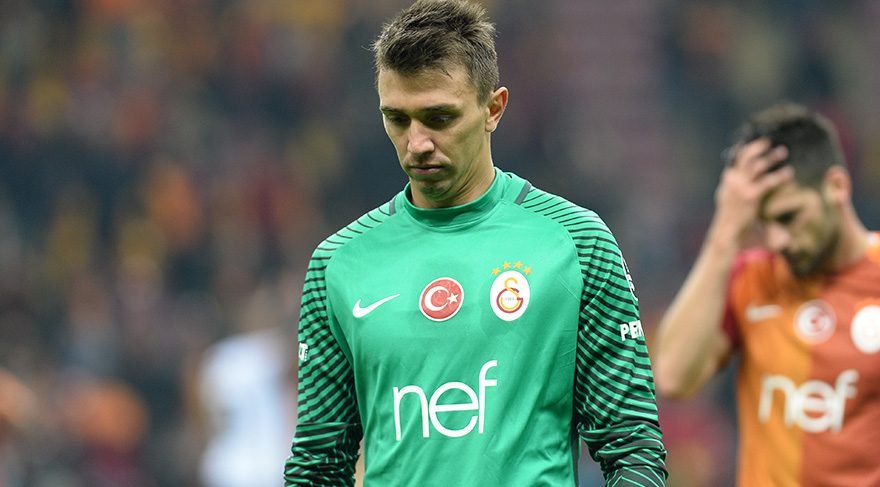 ' Galatasaray'da Muslera isyanı