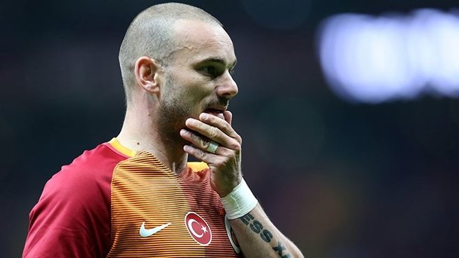 Sneijder’den erken veda!