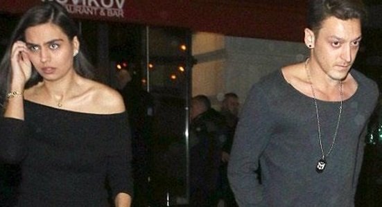 Amine Gülşe Mesut Özil'i terk mi etti?