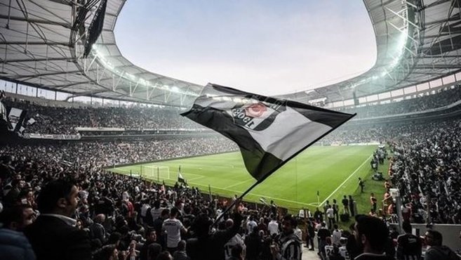 Beşiktaş taraftarları şova hazırlanıyor