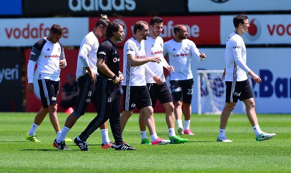 'Beşiktaş'ın gözdesinden transfer açıklaması