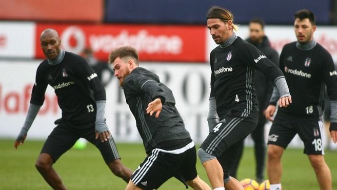 'Beşiktaş'ta savunmada dev rotasyon