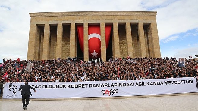 Çarşı, Anıtkabir’i ziyaret etti