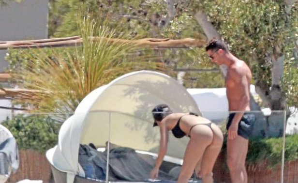 Cristiano Ronaldo yeni sevgilisiyle yakalandı