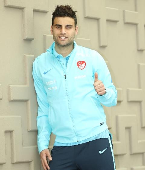 Türkiye Futbol Direktörü Fatih Terim’le bire bir çalışma imkânı buldun. Fatih Hoca ile arandaki diyalog nasıldı? Gözlemlerini aktarır mısın?