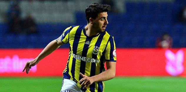Derbide sağ bek Ozan Tufan