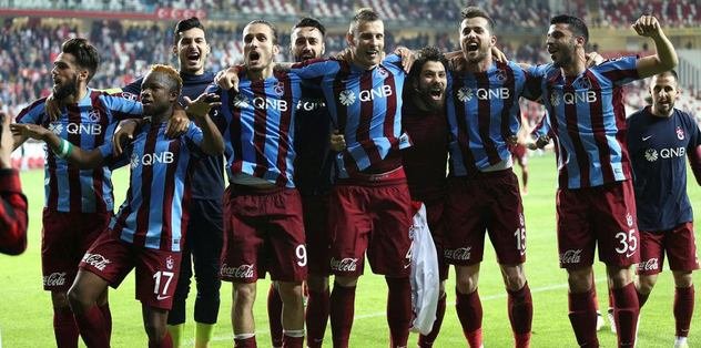 Dışarıda coşuyor