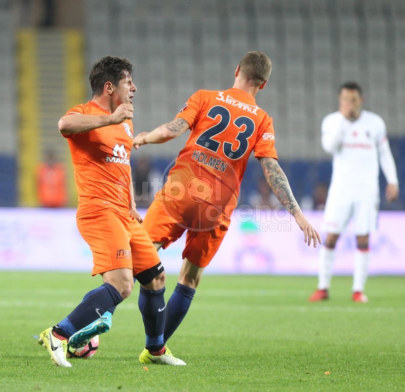 Emre Belözoğlu ile Beşiktaş taraftarı arasında gerilim