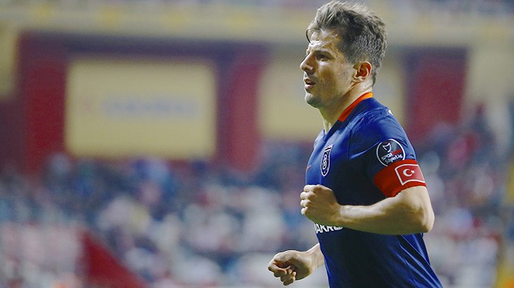 Emre Belözoğlu, Ozan Tufan'ı 4'e katladı