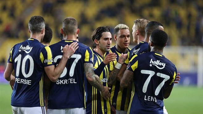 'Fenerbahçe ve Galatasaray transferde karşı karşıya geldi