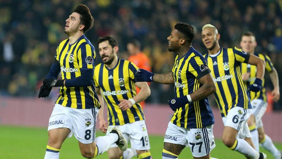 Fenerbahçe'de 7 futbolcuya uyarı