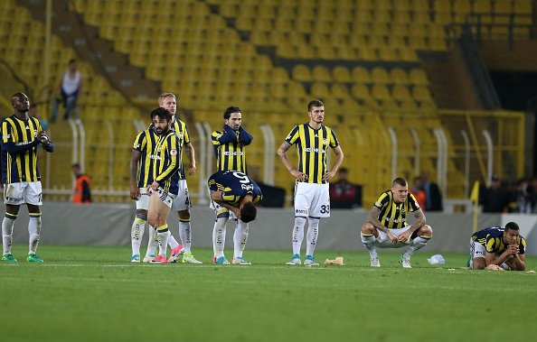 'Fenerbahçe'de flaş karar! Yollar ayrılıyor