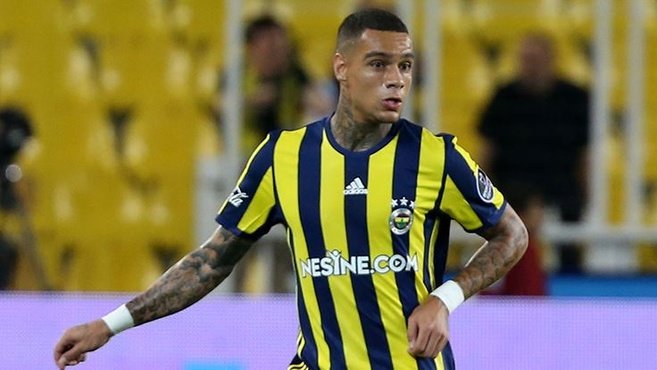 Fenerbahçe’de Van der Wiel çıkmazı!
