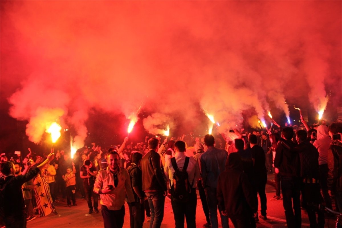 Fenerbahçe'nin şampiyonluğu coşkuyla kutlandı 