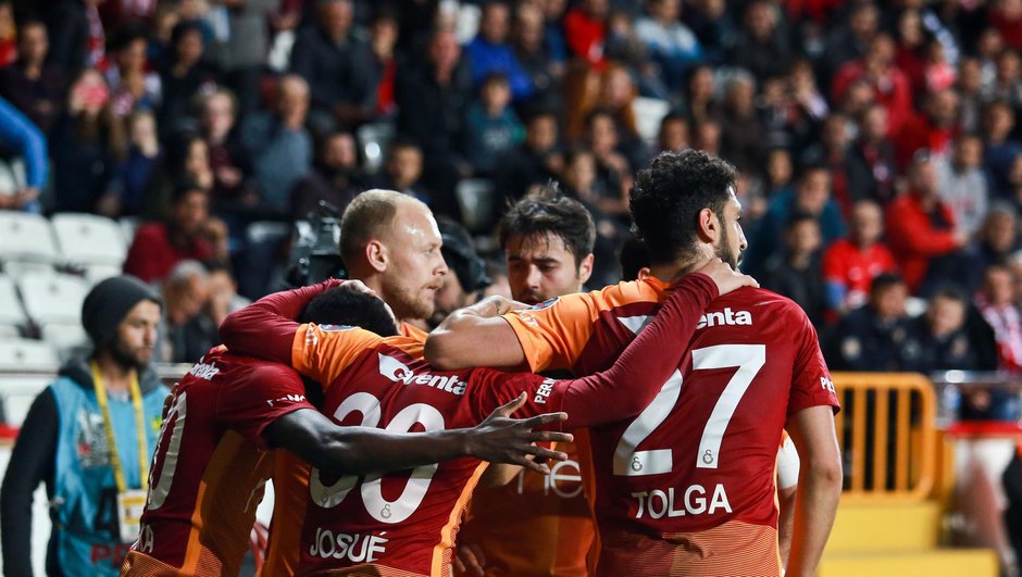 'Galatasaray'a Rumen savunmacı