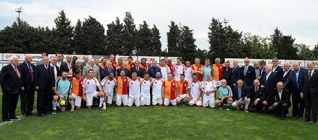 Galatasaray'da efsaneler buluştu