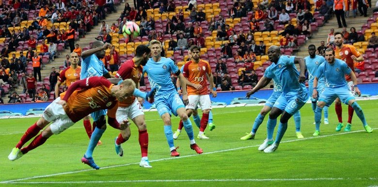 'Galatasaray'dan İtalya'ya çıkarma! 5 oyuncu...