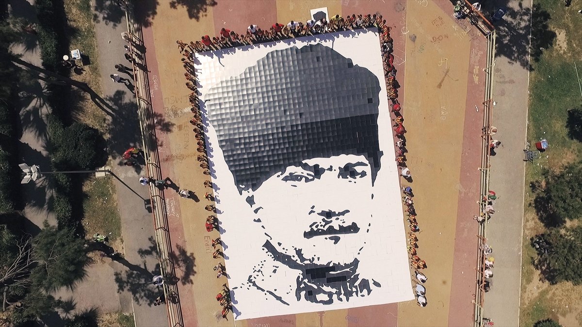 'Göztepeli minik futbolculardan 19 Mayıs kutlaması