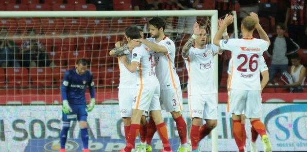 G.Saray 17 kişi çıktı