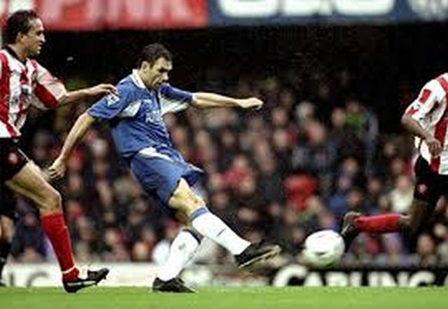 Gus Poyet