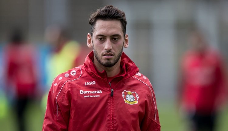 'Hakan Çalhanoğlu'nu kemerle dövdüler
