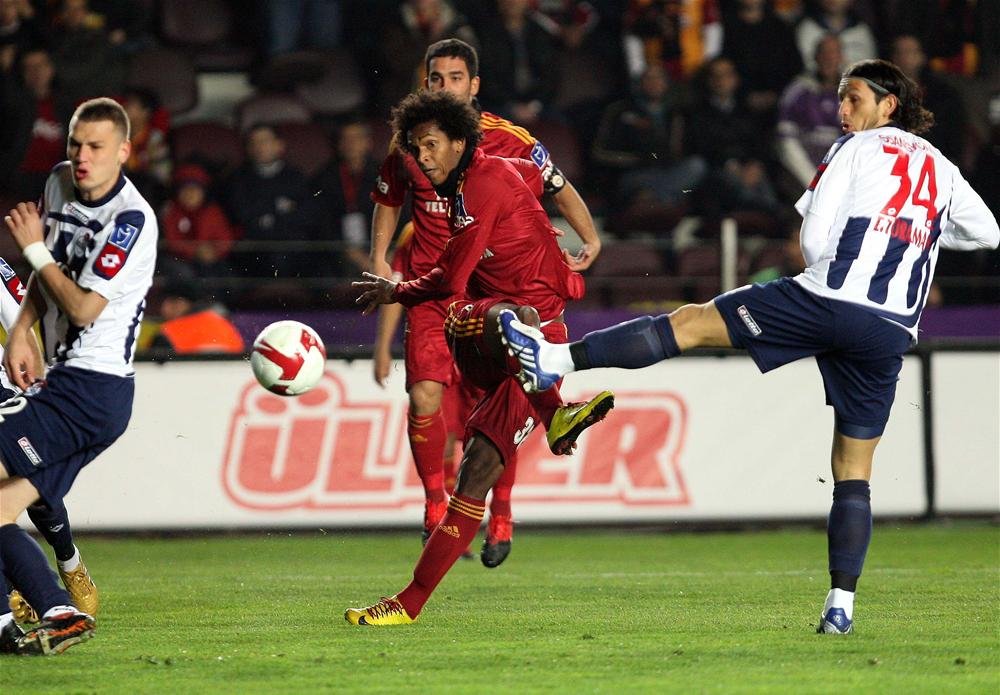 Jo - Yaşı: 29 - Takımı: Corinthians (Brezilya)