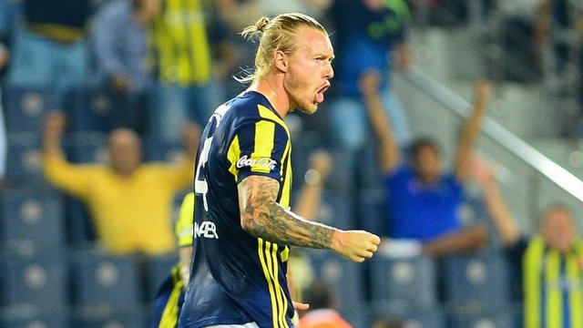 Kjaer imzayı atıyor