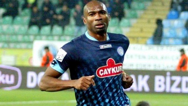 Leonard Kweuke - 12 gol