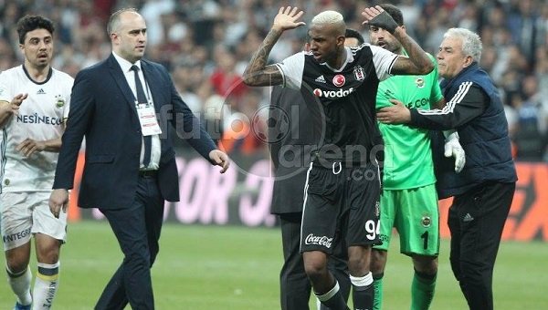 'Maç sonrası Talisca - Volkan Demirel gerginliği