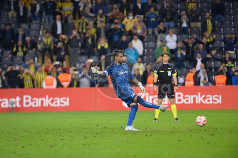 Medipol Başakşehirli futbolcular Volkan Demirel ile dalga geçti