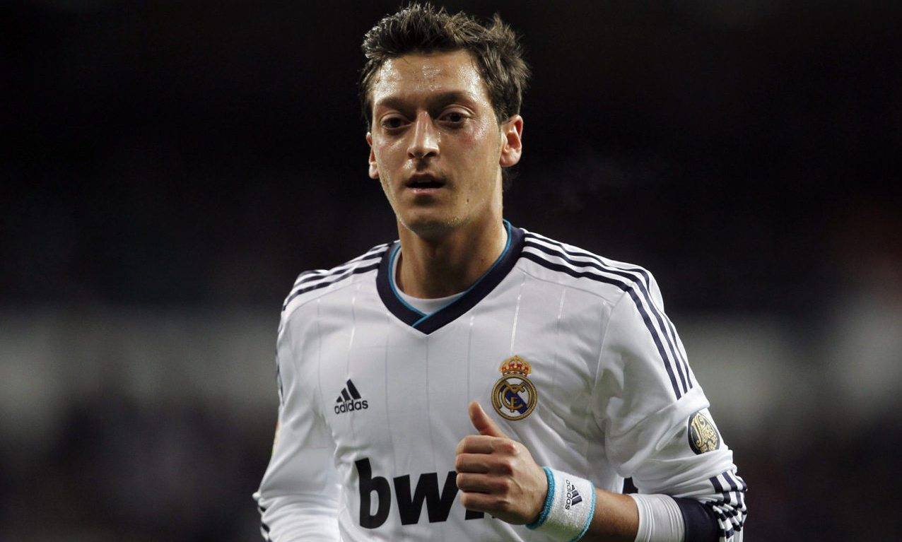 MESUT ÖZİL - Şimdiki takımı: Arsenal
