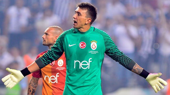 'Muslera'dan Galatasaray taraftarlarına müjde