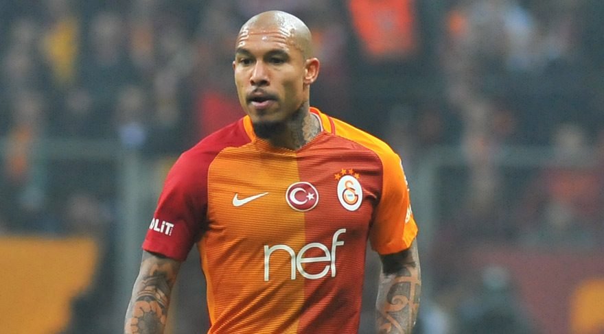 Nigel de Jong harekete geçti