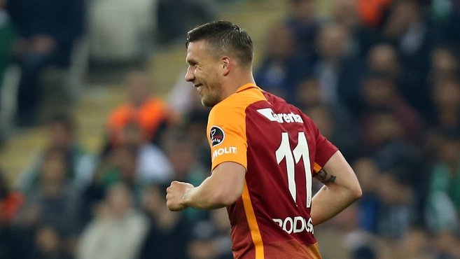 Podolski: Üç puanı hak ettik