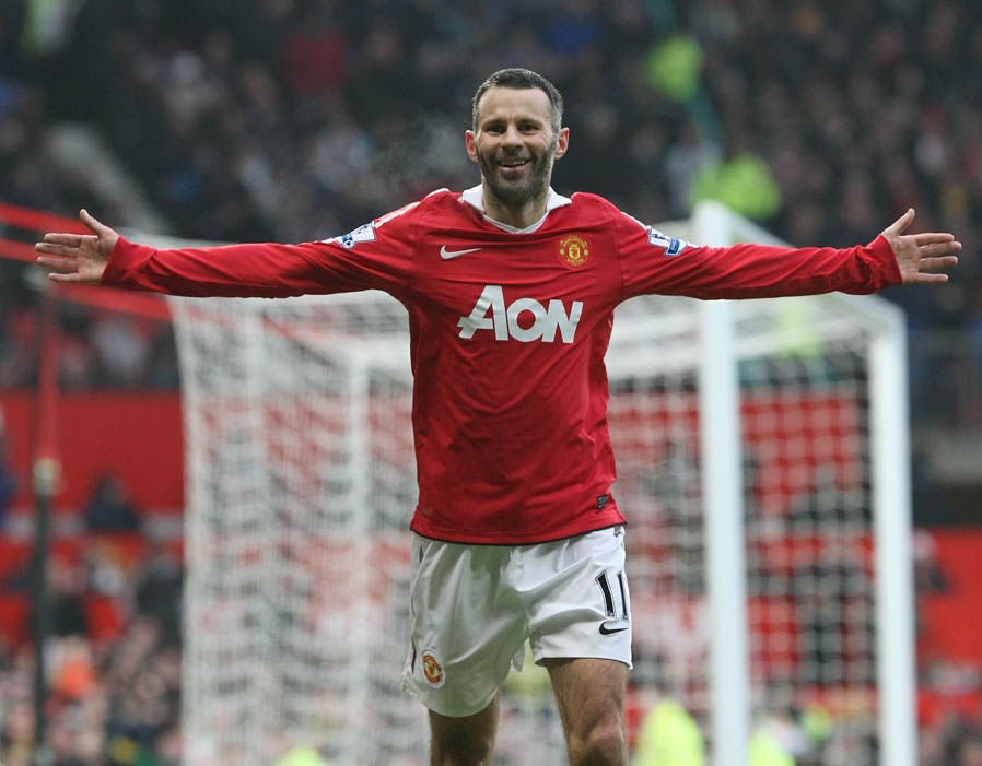 R. Giggs - Manchester United (24 yıl)
