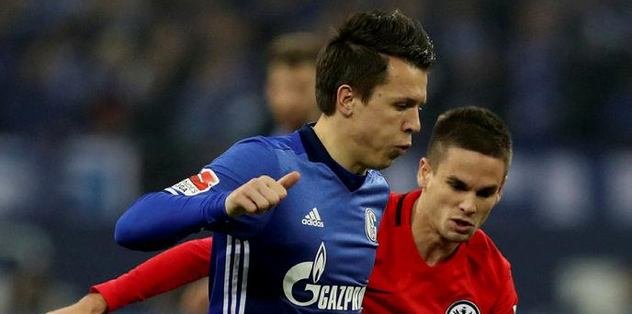 Schalke bırakmıyor